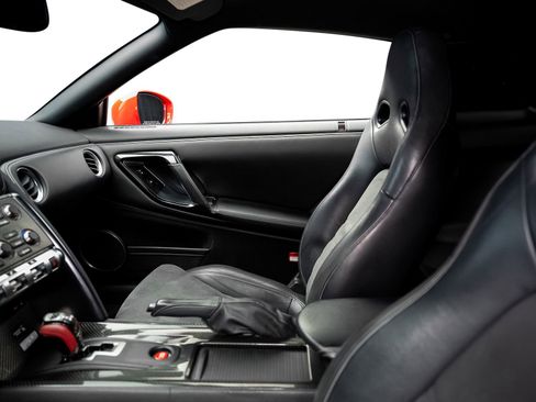 Used 2015 Nissan GT-R Premium AWD/4WD image 59
