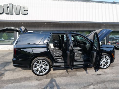 Used 2025 Cadillac Escalade Sport image 64