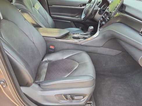 Used 2021 Toyota Camry XSE FWD image 19