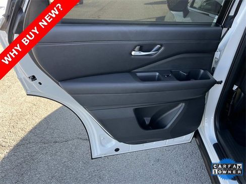 Used 2024 Nissan Pathfinder SL image 18