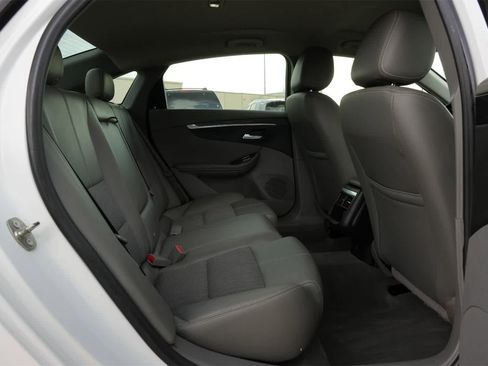 Used 2018 Chevrolet Impala LT image 21