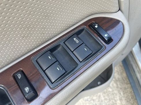 Used 2008 Ford Taurus SEL FWD image 14