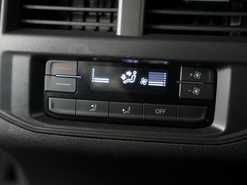 Used 2022 Volkswagen Atlas SE image 46