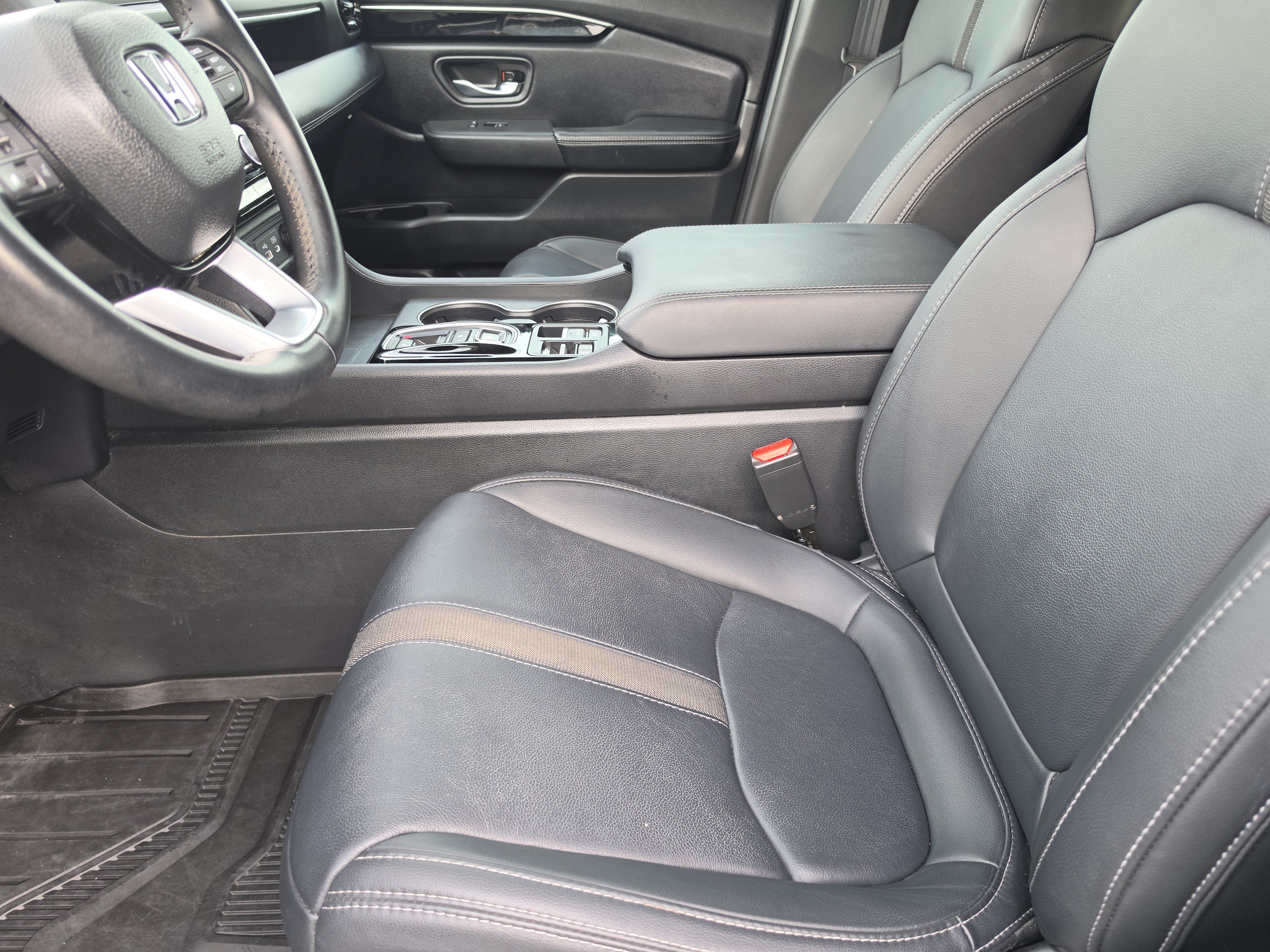 Used 2025 Honda Pilot EX-L image 7