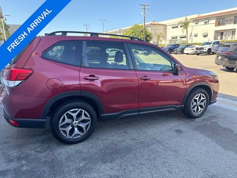 Used 2024 Subaru Forester Premium AWD/4WD image 2