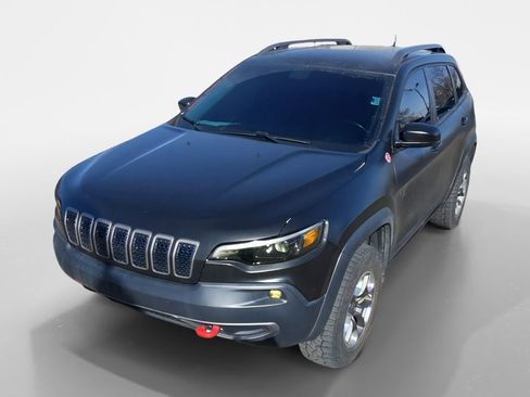 Used 2019 Jeep Cherokee Trailhawk image 25