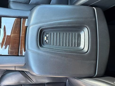 Used 2020 Cadillac Escalade Luxury RWD image 20