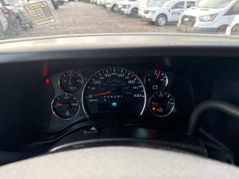 Used 2018 GMC Savana 2500 w/ Enhanced Convenience Package image 37