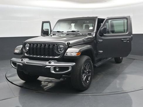 Used 2024 Jeep Gladiator Sport AWD/4WD image 57