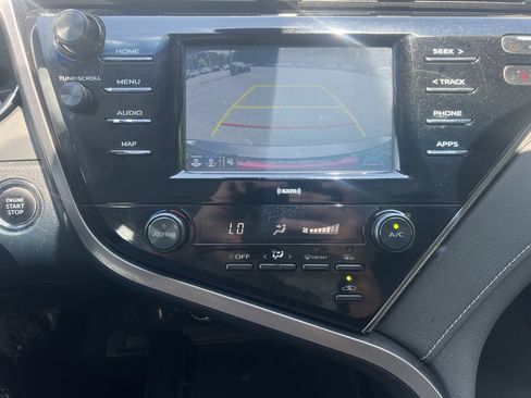 Used 2019 Toyota Camry SE w/ Convenience Package FWD image 5