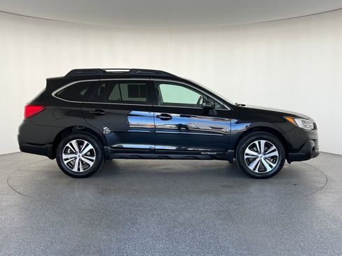 Used 2018 Subaru Outback 2.5i Limited image 2