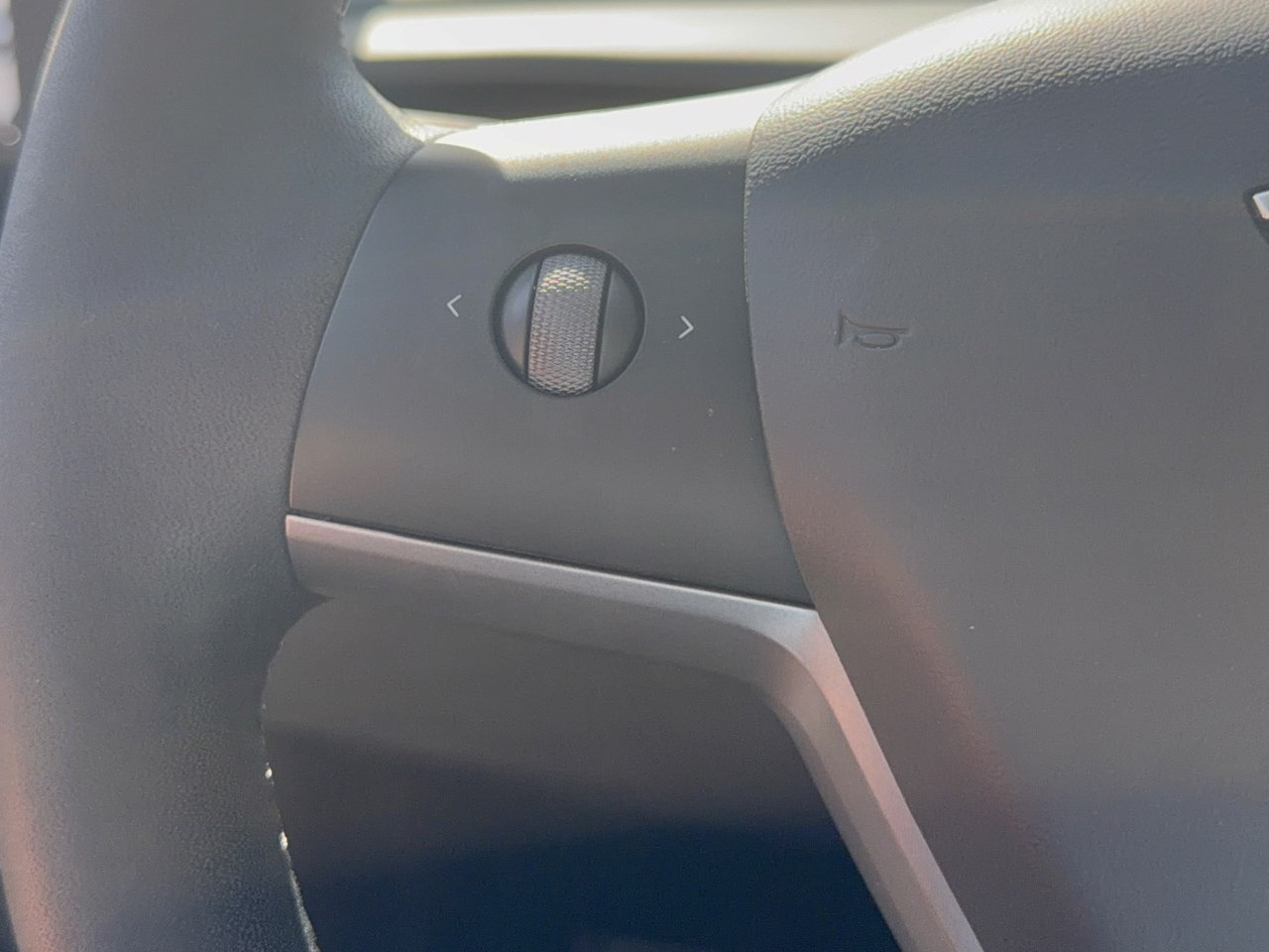 Used 2024 Tesla Model Y Long Range RWD image 18