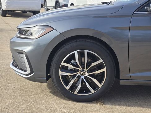 New 2026 Volkswagen Jetta SE image 5