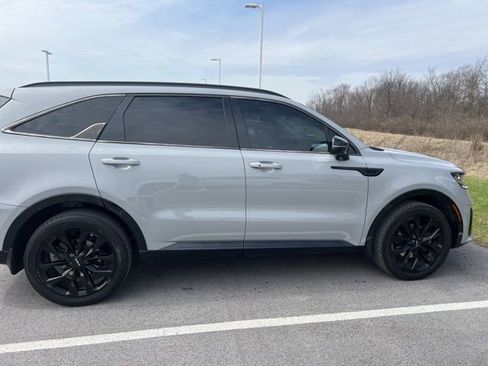 Used 2022 Kia Sorento SX image 9