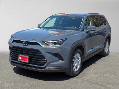 Certified 2026 Toyota Grand Highlander FWD image 7