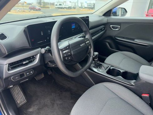 Used 2025 Kia K4 LXS image 13