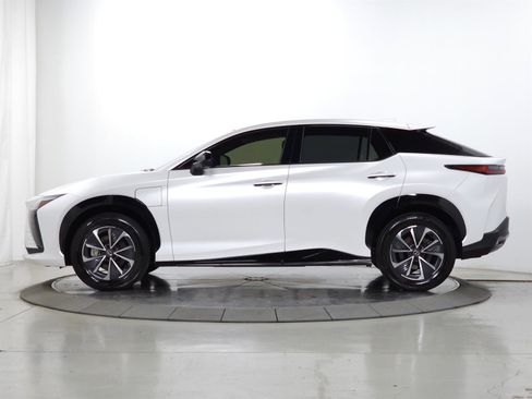 Used 2024 Lexus RZ 300e Premium w/ Accessory Package (2T) image 4