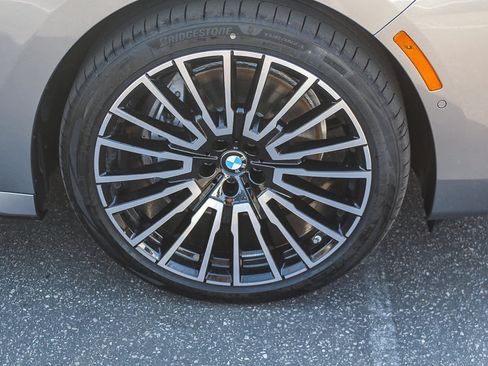 New 2026 BMW 740i w/ Premium Package RWD image 9