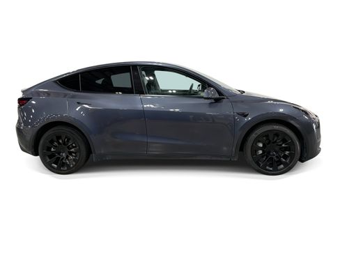 Certified 2023 Tesla Model Y Long Range AWD/4WD image 7