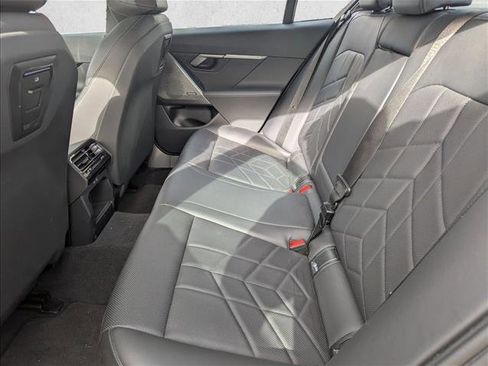 Used 2024 BMW 530i xDrive image 21