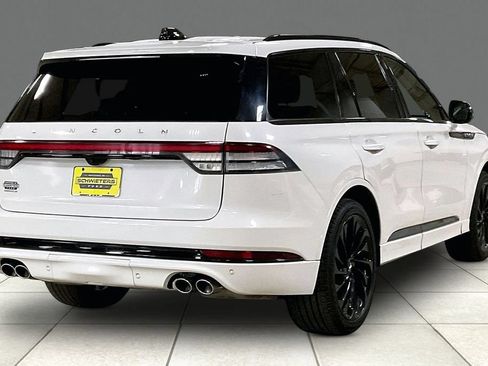 Used 2025 Lincoln Aviator Reserve w/ Jet Appearance Package AWD/4WD image 12