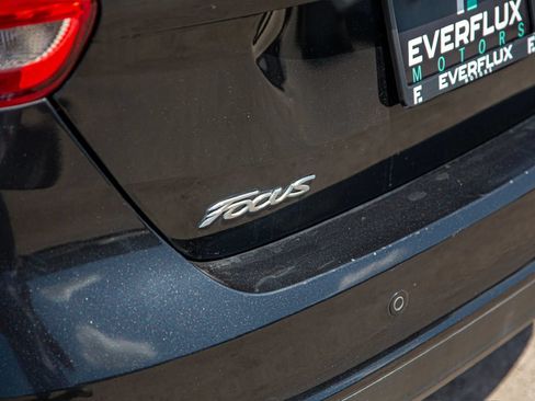 Used 2015 Ford Focus Titanium FWD image 28