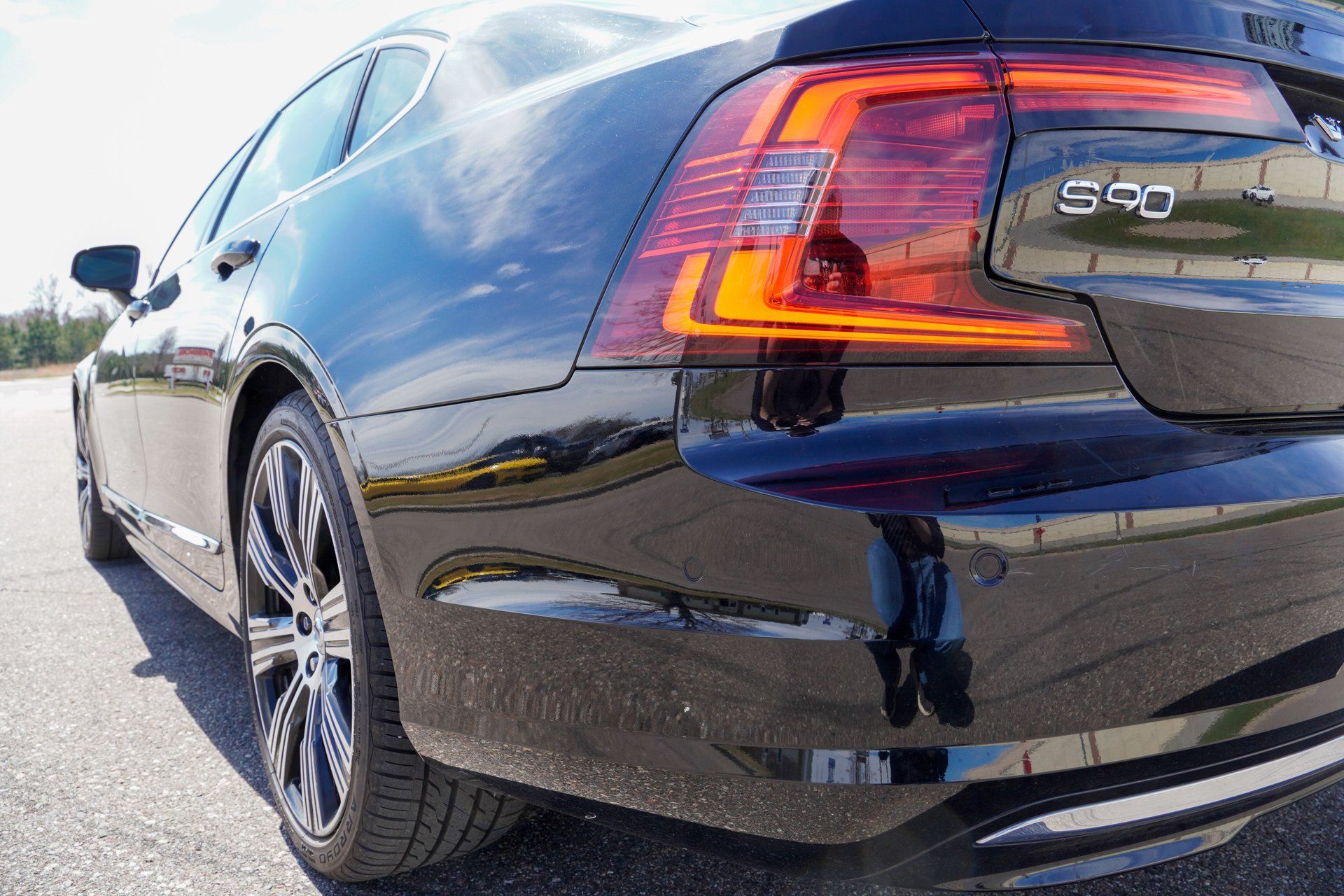Used 2023 Volvo S90 B6 Ultimate w/ Protection Package Premier AWD/4WD image 29