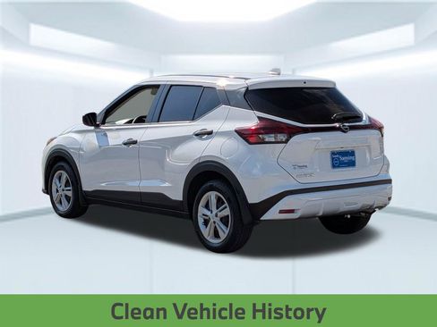 Used 2024 Nissan Kicks S FWD image 5