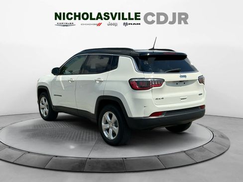 Used 2018 Jeep Compass Latitude w/ Popular Equipment Group AWD/4WD image 3