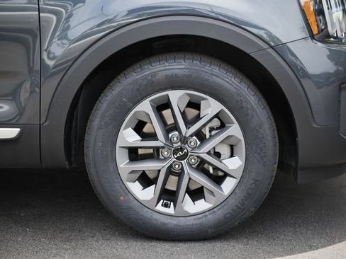 Used 2024 Kia Telluride LX FWD image 5