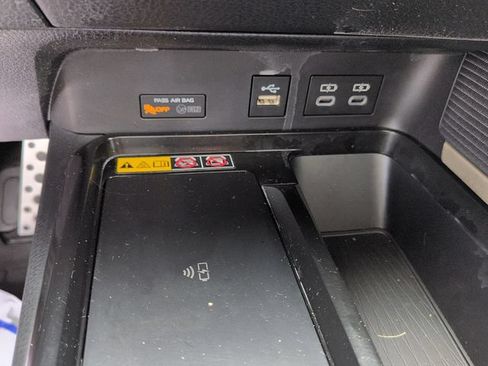 Used 2025 Toyota Camry SE w/ Multimedia Upgrade Package AWD/4WD image 25
