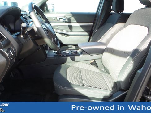 Used 2018 Ford Explorer XLT w/ Equipment Group 201A image 9