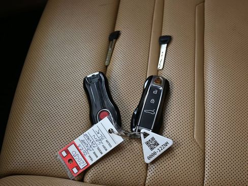 Used 2023 Porsche Panamera 4 Platinum Edition AWD/4WD image 30