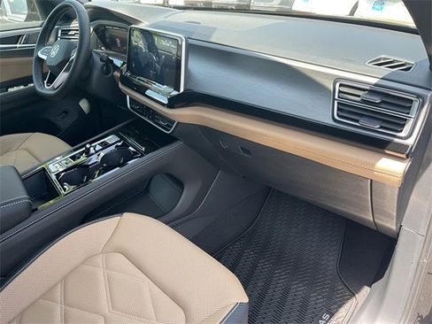 New 2025 Volkswagen Atlas Cross Sport SE image 28