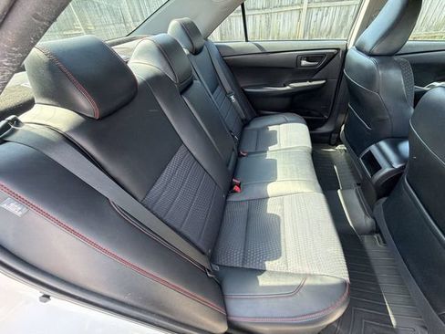 Used 2015 Toyota Camry SE FWD image 26
