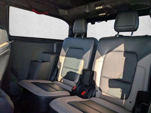 Used 2023 Ford Bronco Wildtrak image 19