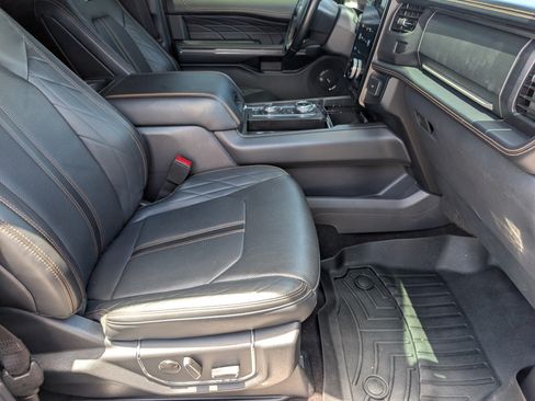 Used 2023 Ford Expedition Platinum AWD/4WD image 30