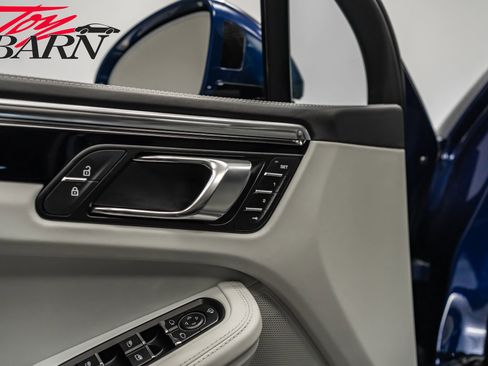 Used 2022 Porsche Macan S image 20