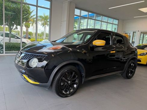 Used 2016 Nissan Juke SV FWD image 3