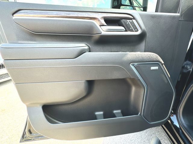 Used 2025 Chevrolet Silverado 2500 LTZ w/ LTZ Plus Package AWD/4WD image 23