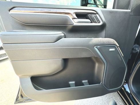Used 2025 Chevrolet Silverado 2500 LTZ w/ LTZ Plus Package AWD/4WD image 23