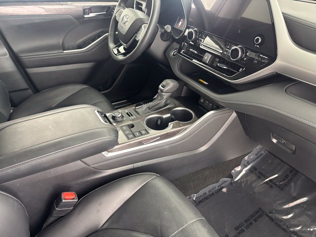 Used 2024 Toyota Highlander Platinum AWD/4WD image 22