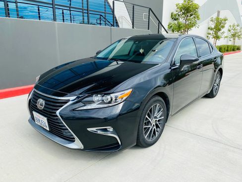 Used 2017 Lexus ES 350 w/ Navigation System Package FWD image 1