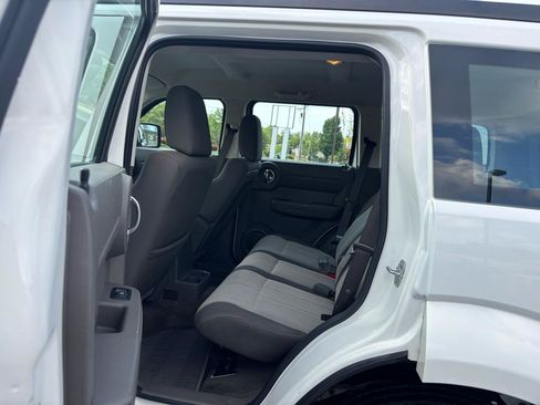 Used 2009 Dodge Nitro SE AWD/4WD image 28