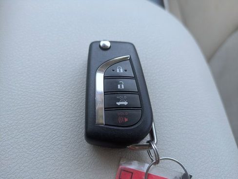 Used 2023 Toyota Camry LE image 29