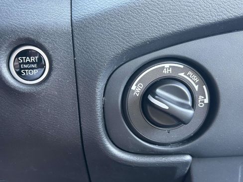 Used 2024 Nissan Frontier SV AWD/4WD image 20