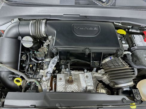 Used 2025 Jeep Compass Limited image 32