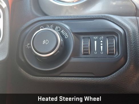 Used 2018 Jeep Wrangler Unlimited Sahara AWD/4WD image 28