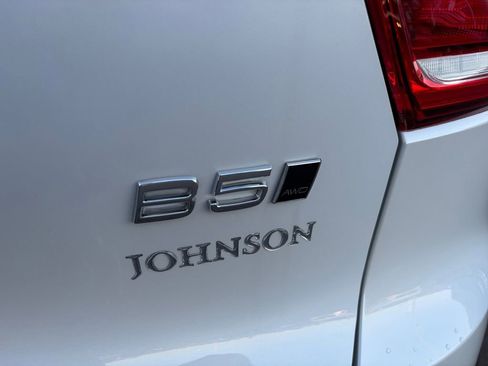 New 2026 Volvo XC40 B5 Ultra w/ Protection Package Premier image 6