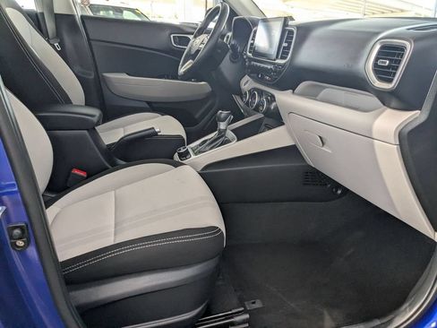 Used 2025 Hyundai Venue SEL FWD image 26